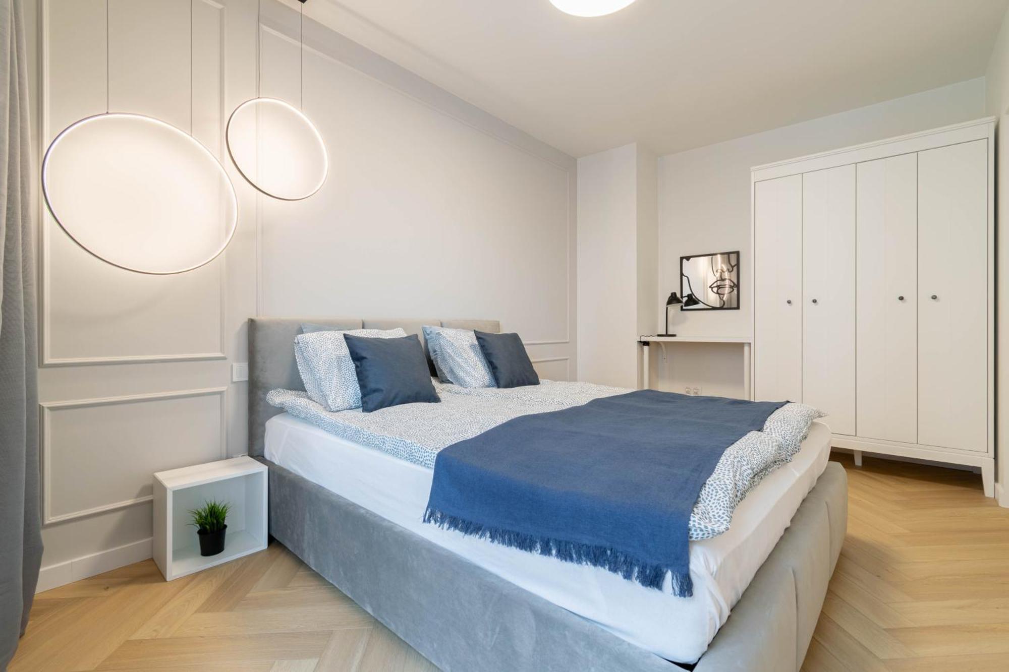 Blue Apartment Ceglana - Free Parking - Self Check-In Katowice Bagian luar foto