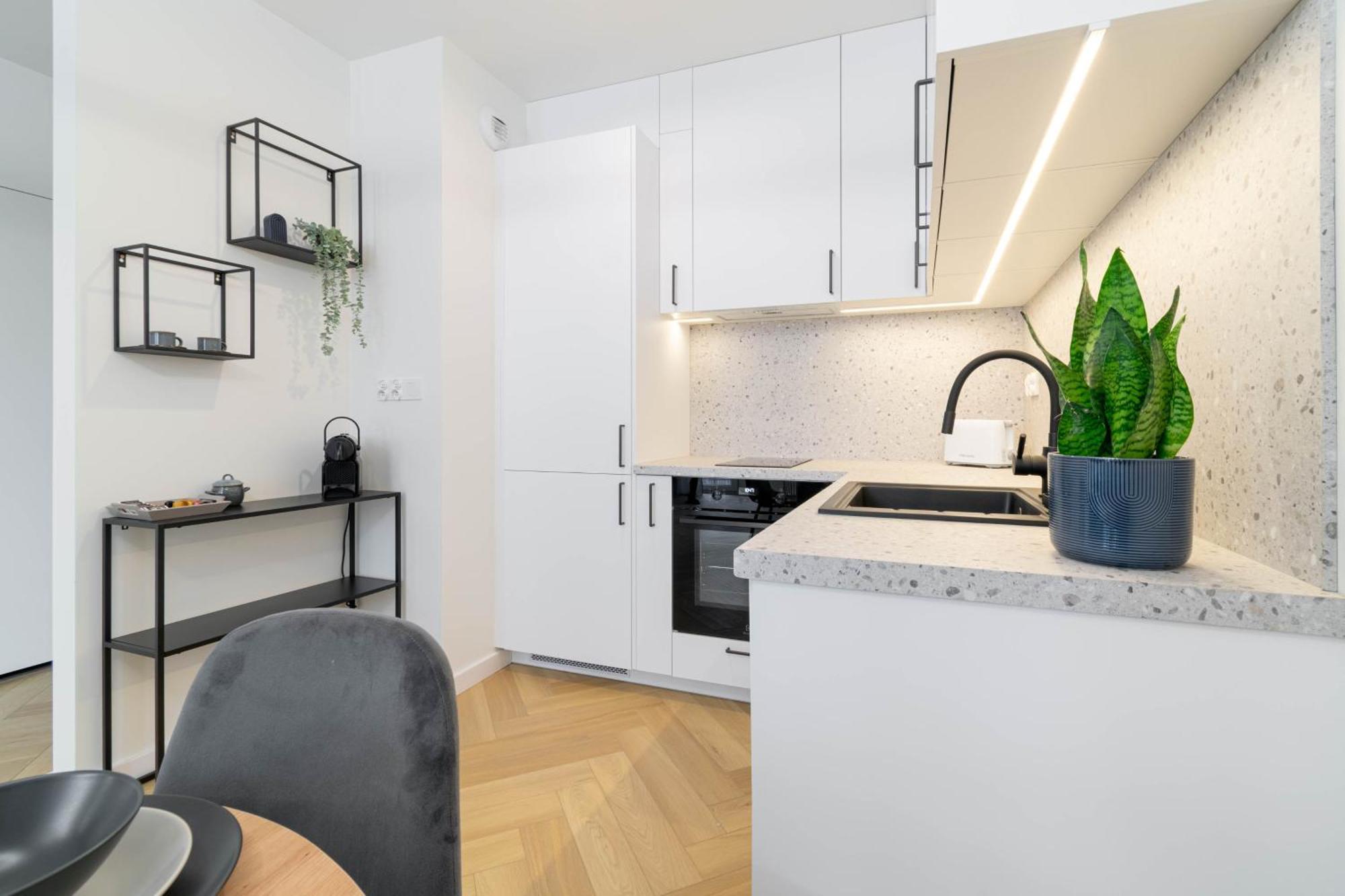 Blue Apartment Ceglana - Free Parking - Self Check-In Katowice Bagian luar foto